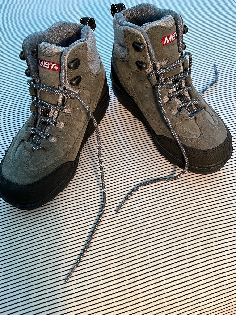 MBT hiking style boots. Rocker sole US4.5 size